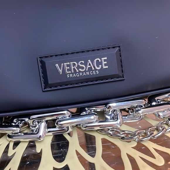 Versace - Picture 7 of 13